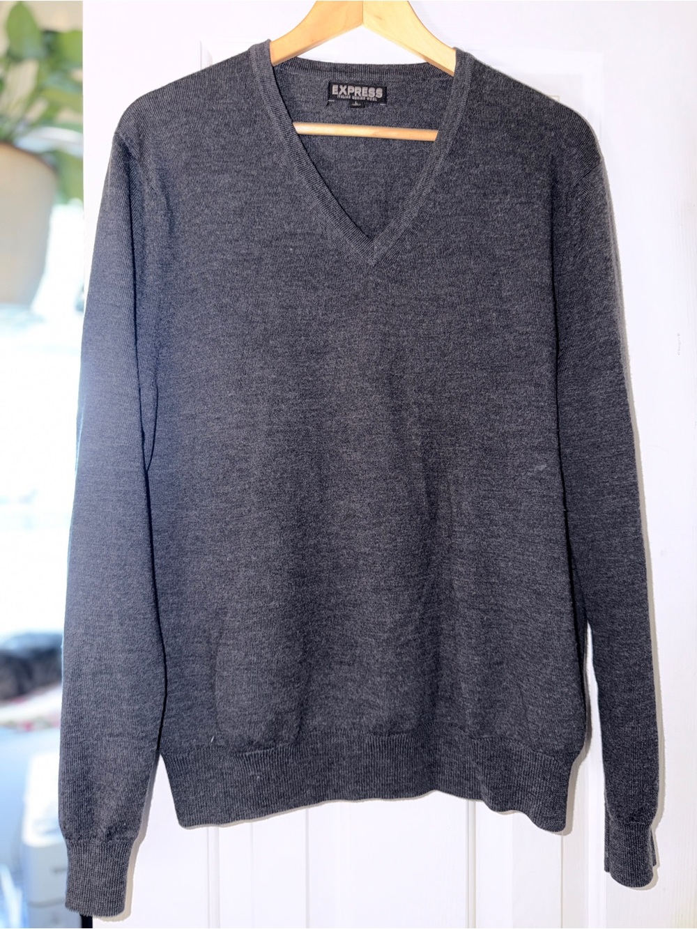 Express 100% Merino Wool Men's Charcoal V-Neck Sweater. L